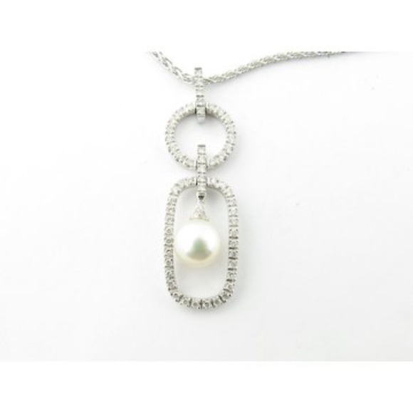 Vintage 18 Karat White Gold Pearl and Diamond Pendant Necklace #3152 - Picture 2 of 9